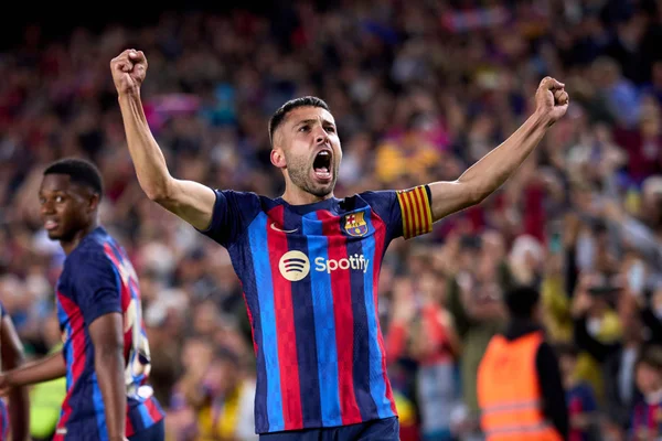 Barcelona derrota Osasuna e fica mais próximo de conquistar o Espanhol