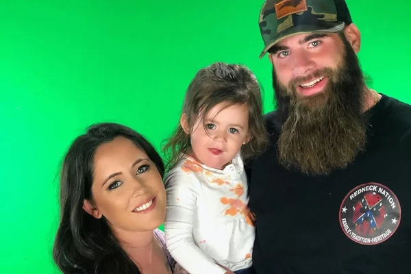 Estrela de reality se separa de marido que matou cachorro a tiros