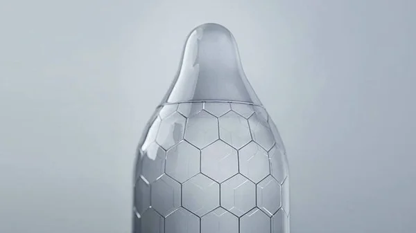Camisinha com material inovador promete mais segurança na hora H