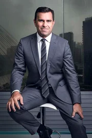 O apresentador vai substituir William Bonner durante as férias, licenças e feriados O apresentador vai substituir William Bonner durante as férias, licenças e feriados