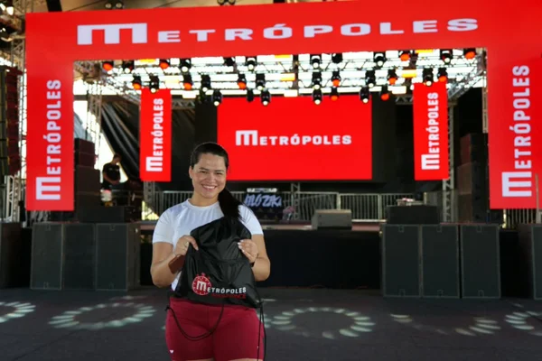Metrópoles Endurance Corrida: empolgados, atletas iniciam retirada de kits