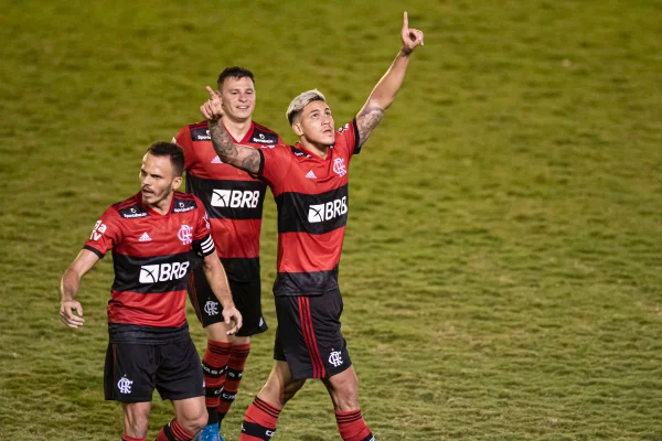 Portuguesa abre 2 x 0, mas reservas do Flamengo buscam empate fora