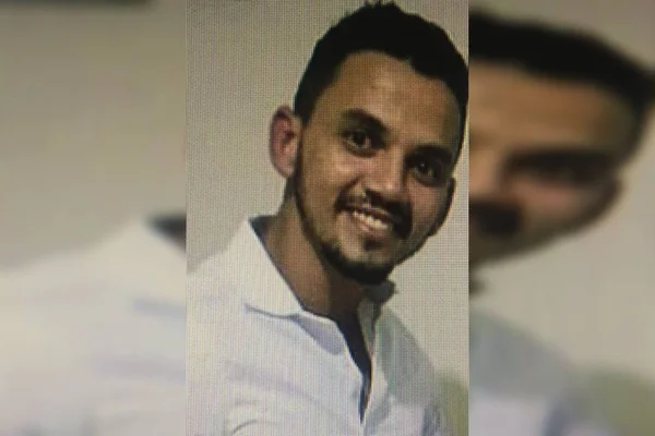 Thiago Gomes Ribeiro é procurado por esfaquear a companheira no Guará
