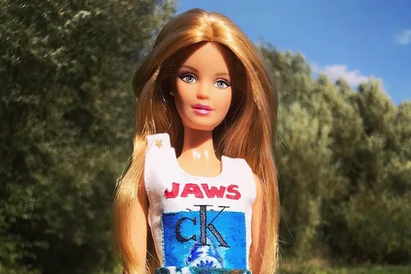 Conheça McCarbie: a Barbie fashionista sucesso nas redes sociais