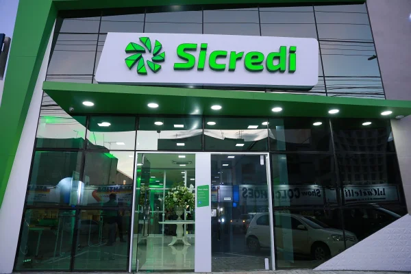 Sicredi expande atuação no DF e abrirá oito novas agências em 2022