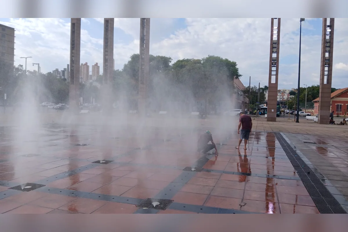 O Inmet mantém aviso de onda de calor para áreas de Minas Gerais até a tarde desta quarta-feira (30). O Inmet mantém aviso de onda de calor para áreas de Minas Gerais até a tarde desta quarta-feira (30).
