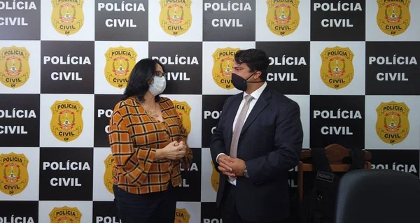 damares e delegado