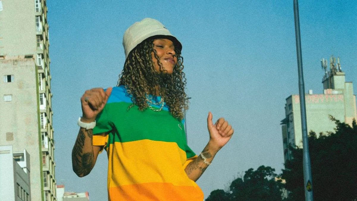 Lacoste x Polaroid: coleção é inspirada no espectro cromático