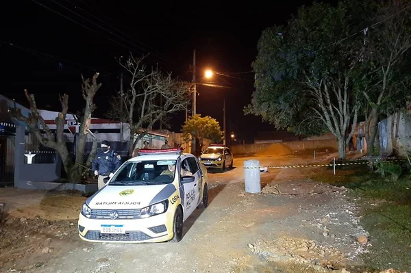 Padeiro é morto esfaqueado na frente do filho adolescente após briga de bar