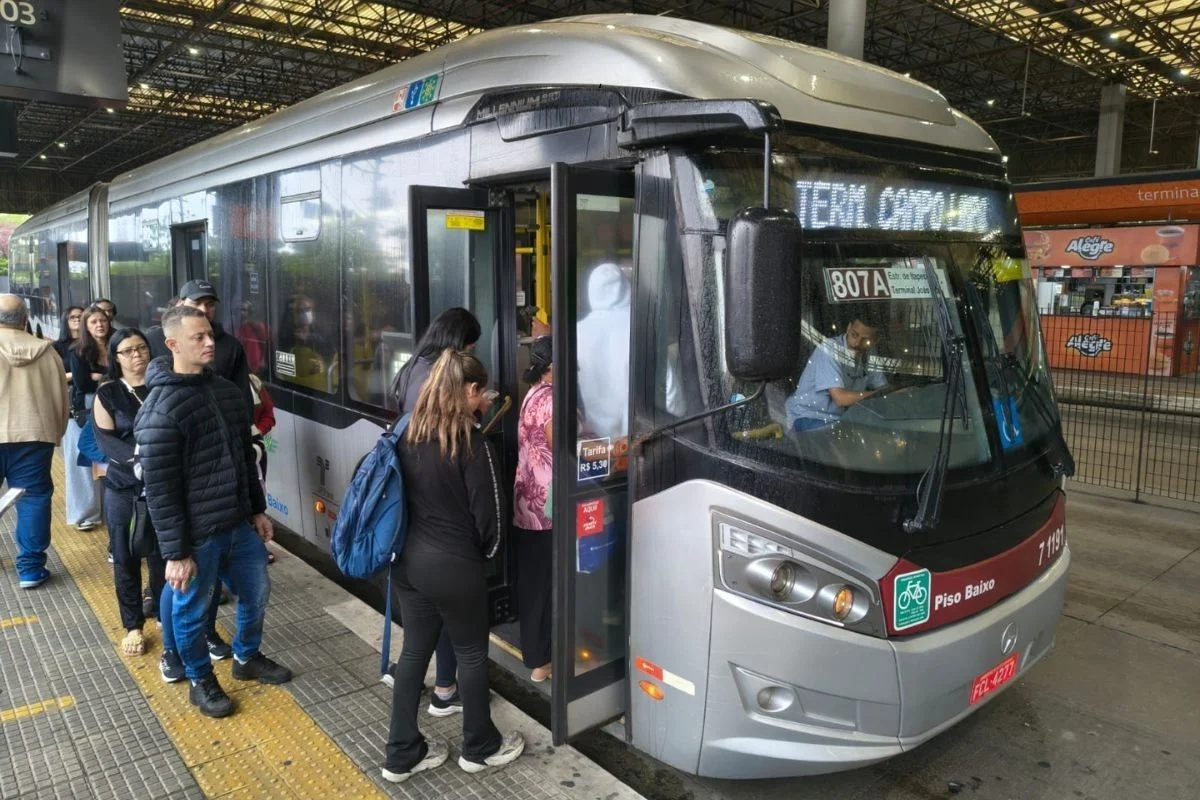 TRE determina 100% da frota, mas eleitores denunciam demora de ônibus em SP - imagem 1 TRE determina 100% da frota, mas eleitores denunciam demora de ônibus em SP - imagem 1