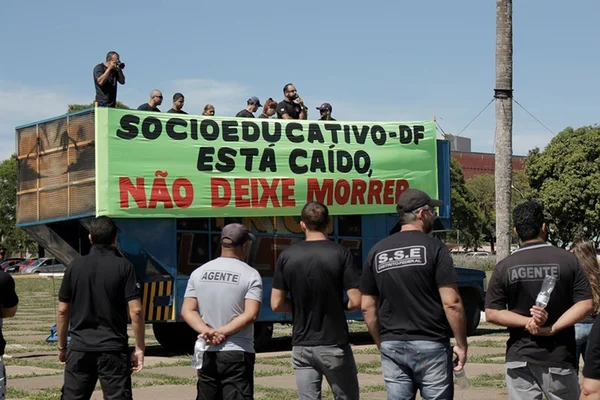 Agentes socioeducativos convocam assembleia com indicativo de greve 