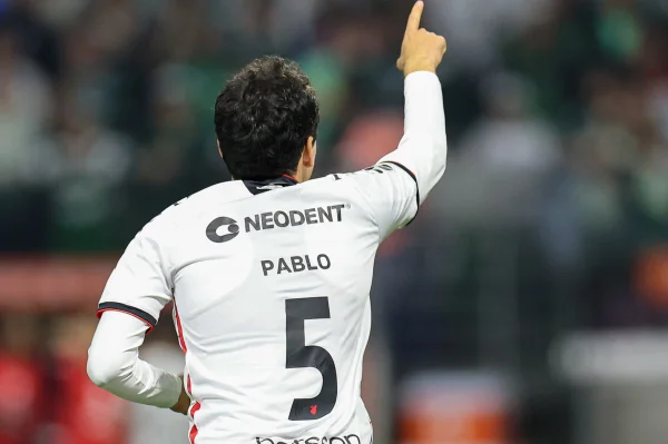 Athletico busca empate, elimina Palmeiras e está na final da Liberta