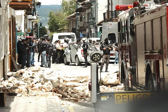 casas e ruas destruídas após terremoto no peru - metropoles