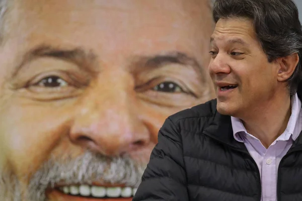 Lava Jato quer limitar visitas de Haddad a Lula na prisão