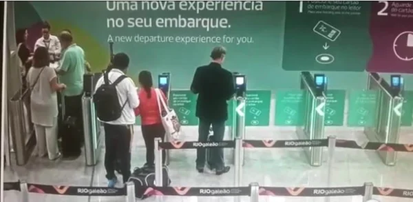 Imagens mostram Eike Batista antes de embarcar para Nova York