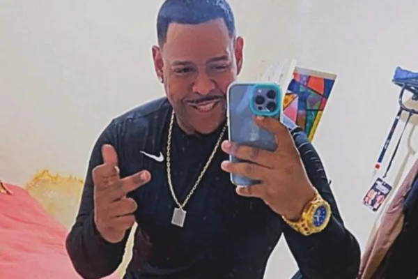 Foto colorida de Funkeiro Leandro Abusado - Metrópoles
