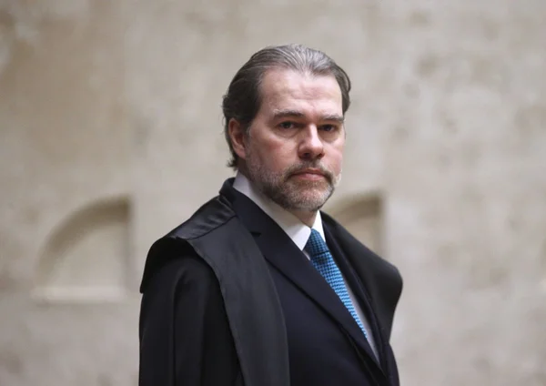 Toffoli discute com Maia financiamento de campanha feminina e aborto