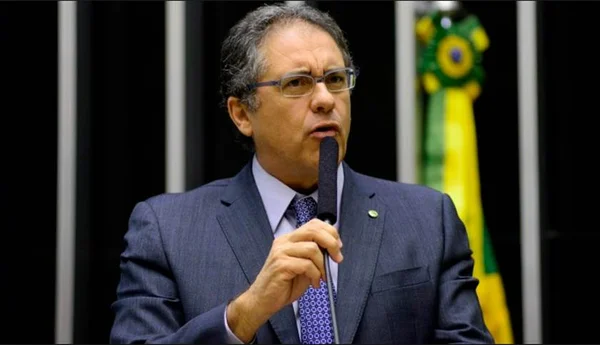 PT diz que vai obstruir votações das reformas até análise de denúncia
