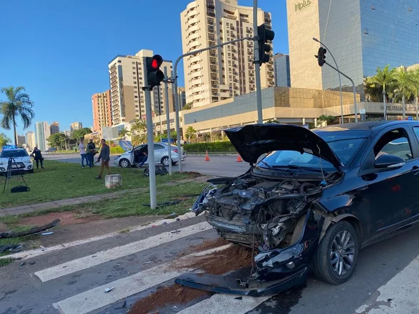 Batida entre carros