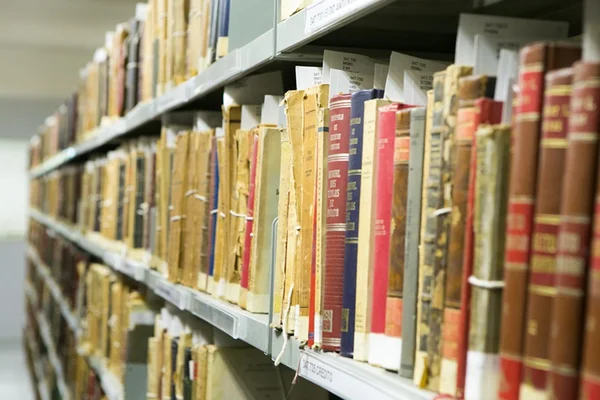 Biblioteca do UniCeub inaugura sessão de livros raros