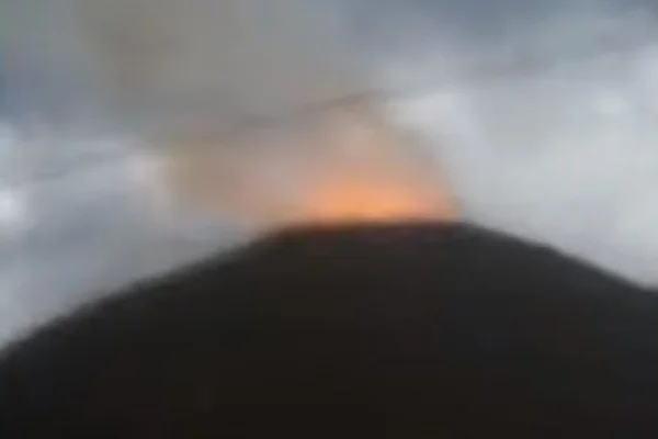 Raios atingem região montanhosa na Bahia e causam incêndio; veja vídeo