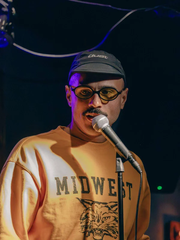 Consolidado na comédia, Ed Gama “muda” de ramo e se lança na música - destaque galeria Consolidado na comédia, Ed Gama “muda” de ramo e se lança na música - destaque galeria