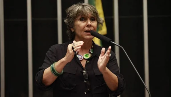 Deputados petistas do DF elogiam decisão de soltar ex-presidente Lula