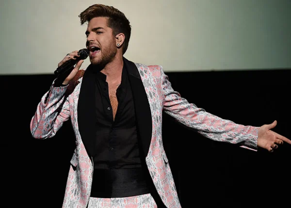 Adam Lambert faz show com o Queen em São Paulo
