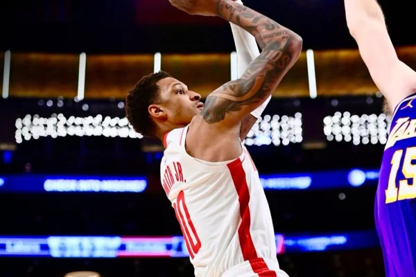 NBA: Rockets vencem e travam chance de classificação dos Lakers