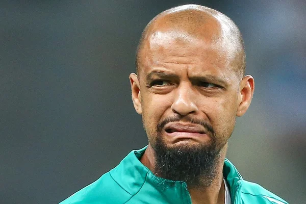 STJD suspende Felipe Melo por 4 jogos por expulsão contra o Bahia