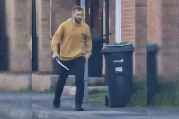Homem ataca pessoas usando uma espada em Londres