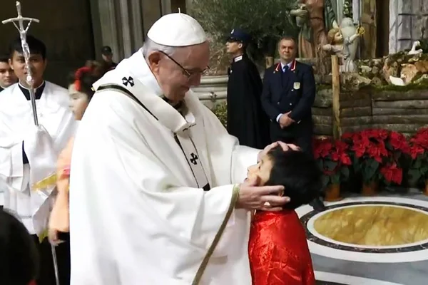 Papa Francisco condena “voracidade consumista” durante Missa do Galo