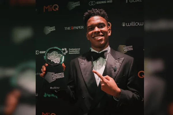 Estevão foi eleito o jovem jogador do ano