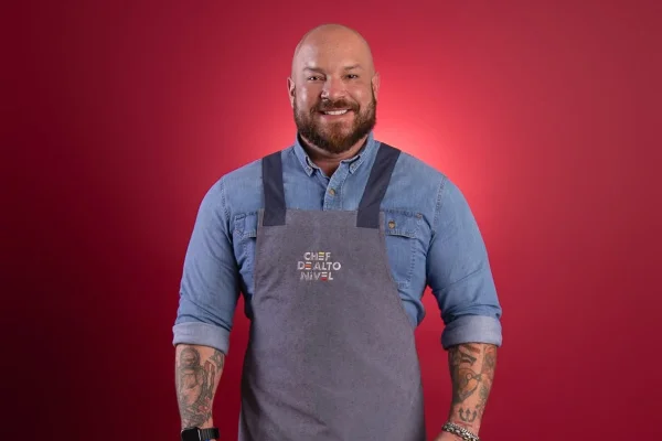Chef de cozinha emagreceu 78 kg antes de entrar em reality culinário