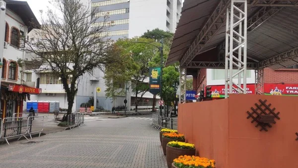 Desfile da Oktoberfest Blumenau 2023 é novamente cancelado por conta das chuvas
