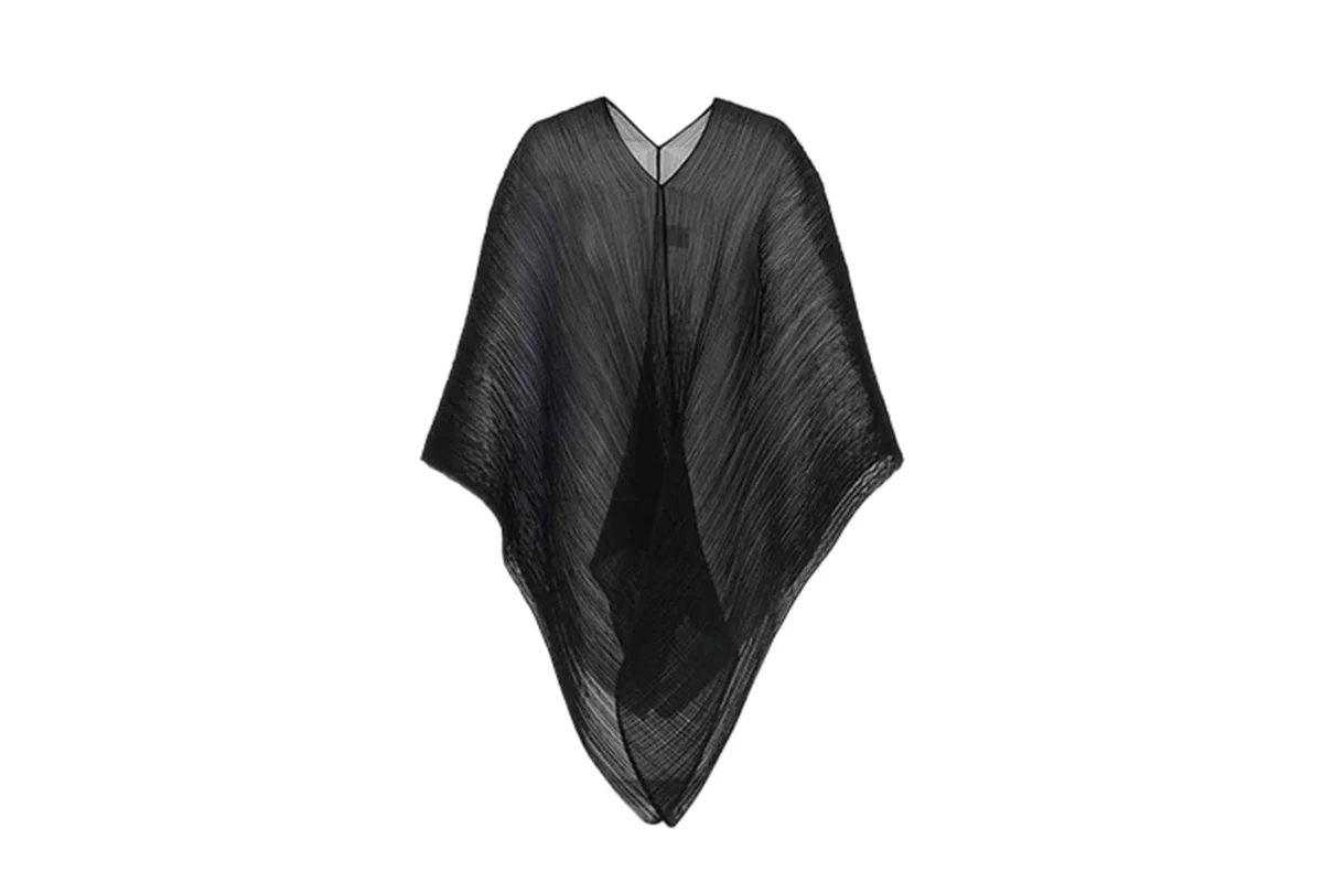 Estola Madame-T, da Issey Miyake Estola Madame-T, da Issey Miyake