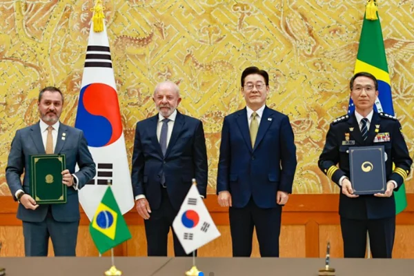 Diretor-geral da PF participa de encontro com o presidente da Coreia do Sul