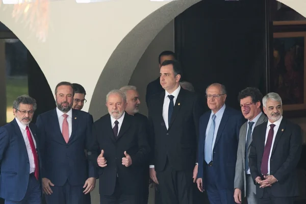Em almoço com Lula, PT pede ajuda de Pacheco para derrubar vetos