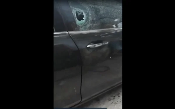 Carro fuzilado