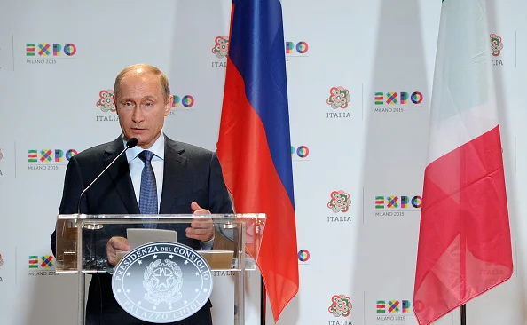 Russos vão amanhã às urnas. Putin deve ser reeleito