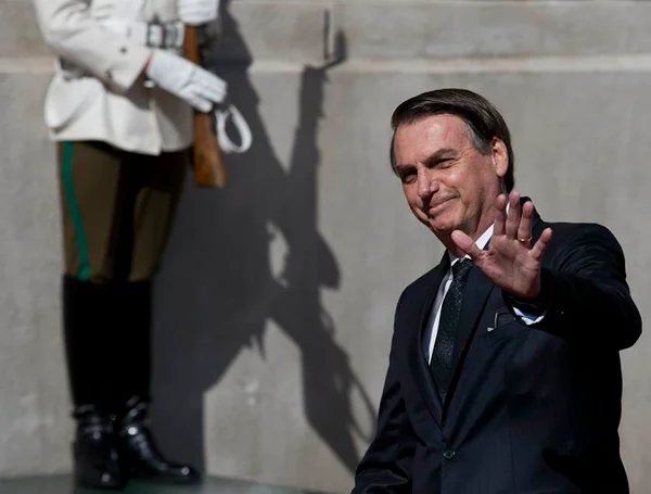 Decreto de Bolsonaro flexibiliza armas para crianças e adolescentes