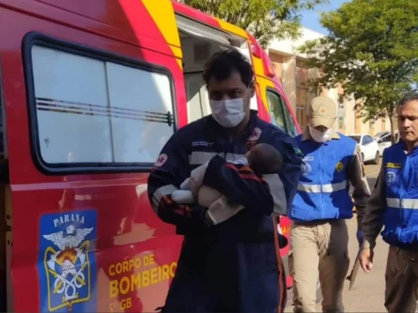 Foto colorida de bombeiro