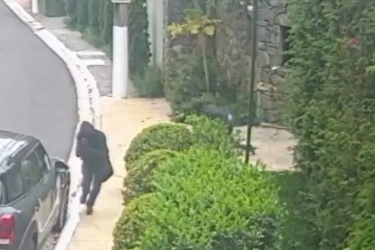Vídeo mostrou invasão a mansão da família Abravanel no Morumbi Vídeo mostrou invasão a mansão da família Abravanel no Morumbi