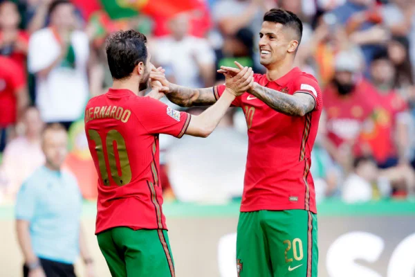 Bernardo Silva brilha e Portugal lidera grupo na Liga das Nações