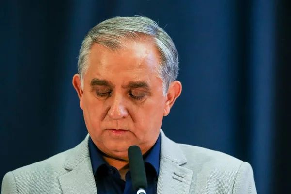 “Abriria mão de disputar o Buriti para apoiar o Frejat”, afirma Izalci