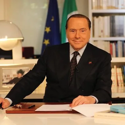 “Vou superar”, diz Berlusconi, hospitalizado para tratar leucemia