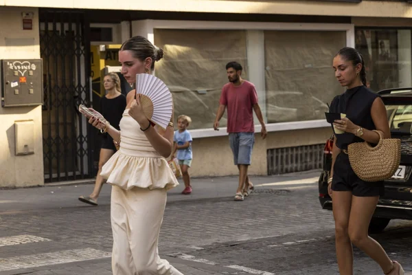 Crise climática afeta tendências fashion de verão nos EUA e na Europa