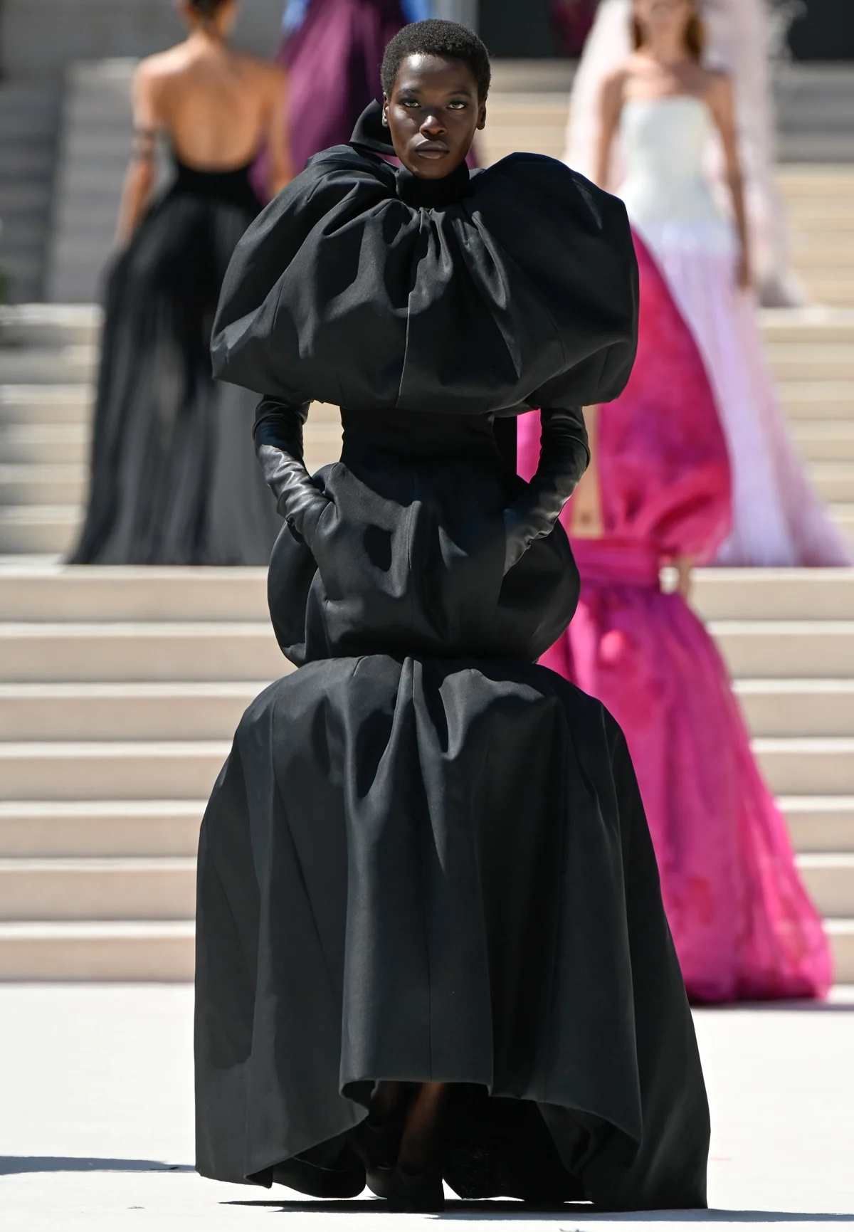 Design faz referência a um vestido criado em 1961 Design faz referência a um vestido criado em 1961