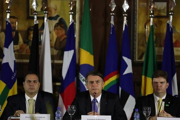 Bolsonaro defende reforma da Previdência em visita ao Recife (PE)