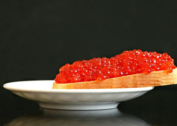 Sanduíche de caviar